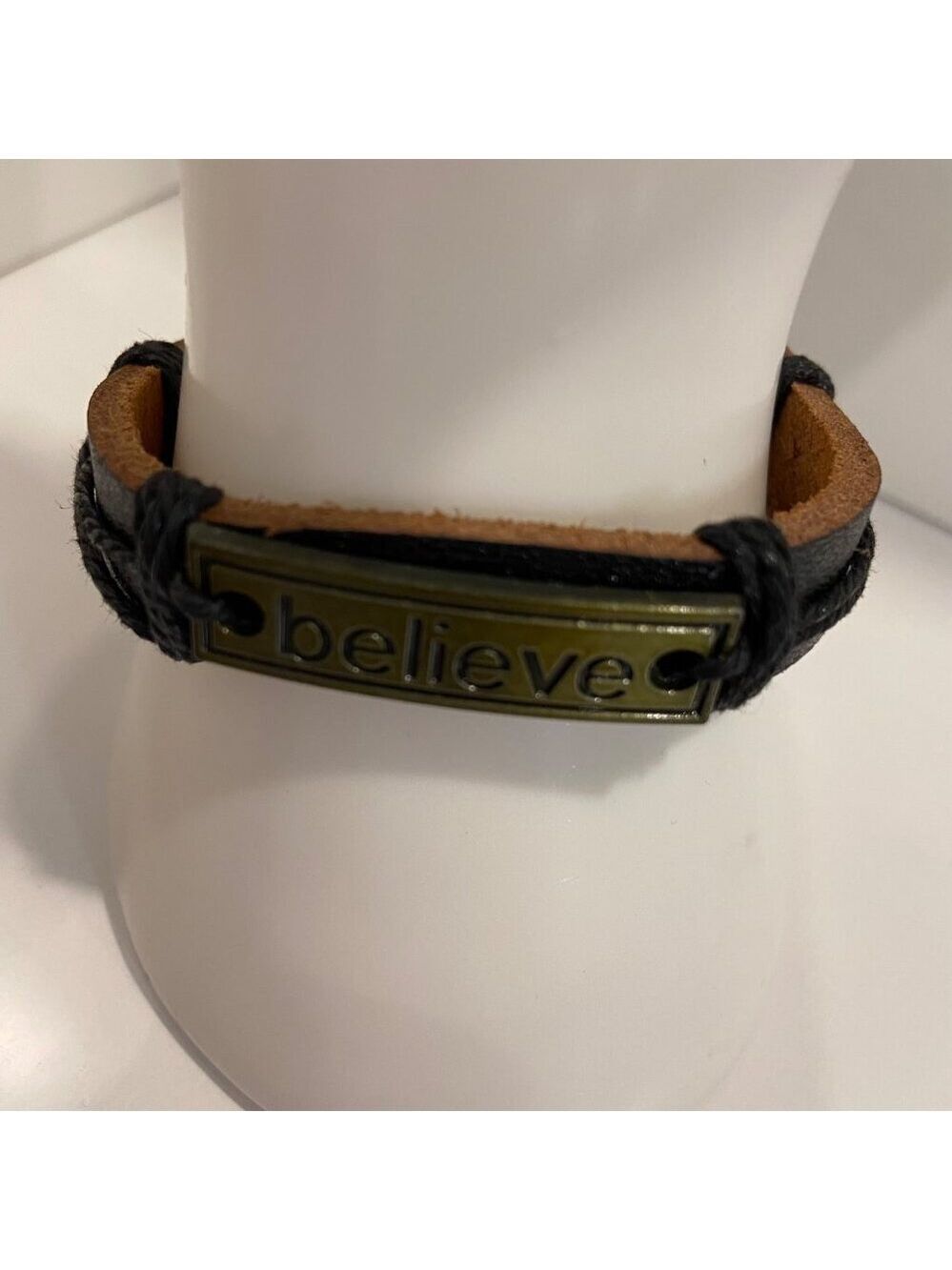 Adjustable Believe Bracelet made of genuine Leather & Metal Plate